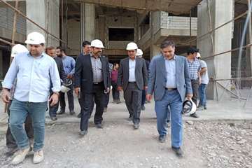 رئیس دانشگاه علوم پزشکی دزفول اظهار داشت: حضور نماینده نهاد ریاست جمهوری در بیمارستان یازهرا(س) منشاء برکت است.