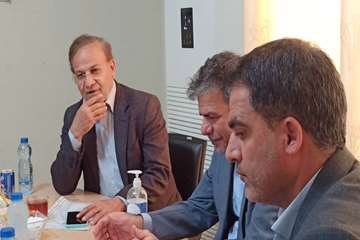 رئیس دانشگاه علوم پزشکی دزفول اظهار داشت: حضور نماینده نهاد ریاست جمهوری در بیمارستان یازهرا(س) منشاء برکت است.