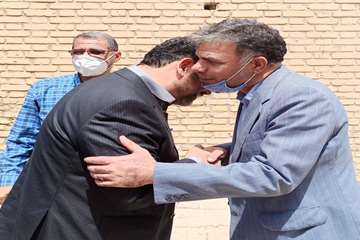 رئیس دانشگاه علوم پزشکی دزفول اظهار داشت: حضور نماینده نهاد ریاست جمهوری در بیمارستان یازهرا(س) منشاء برکت است.